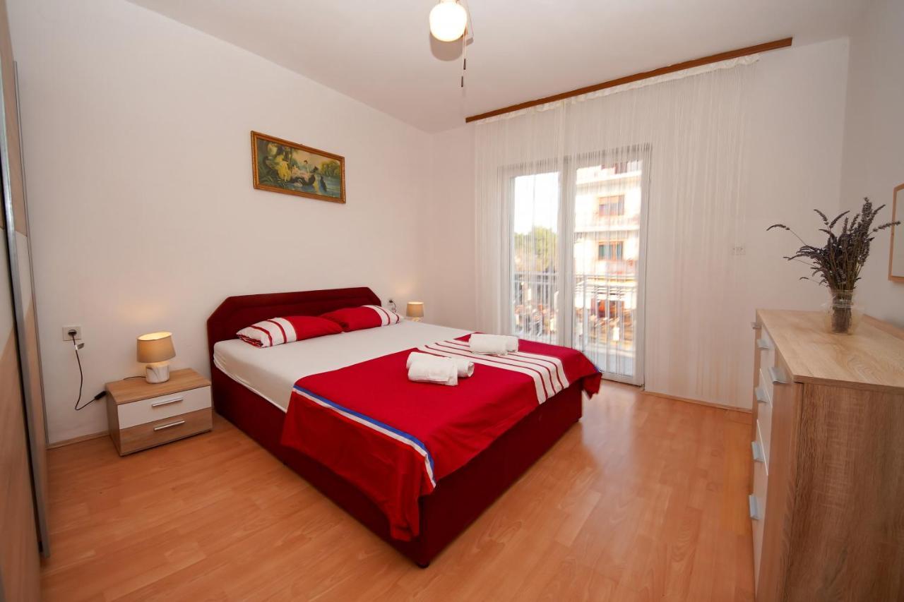 Apartment Ajdukovic Vodice Exteriör bild